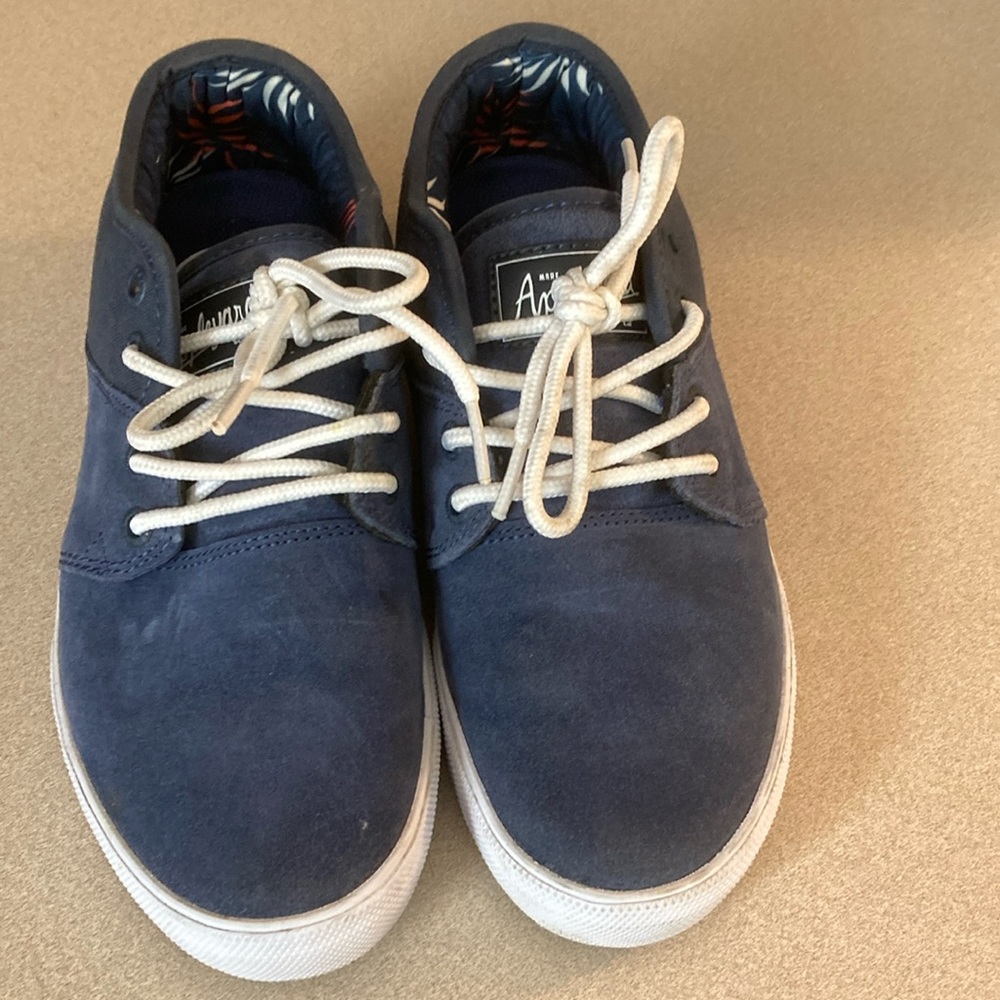 Appleyard Mahalo Globe, size 7.5 Skateboarding denim blue suede/canvas uppers